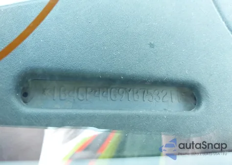 2000 Dodge Grand Caravan Se from USA, damaged, VIN 1B4GP44G9YB753211